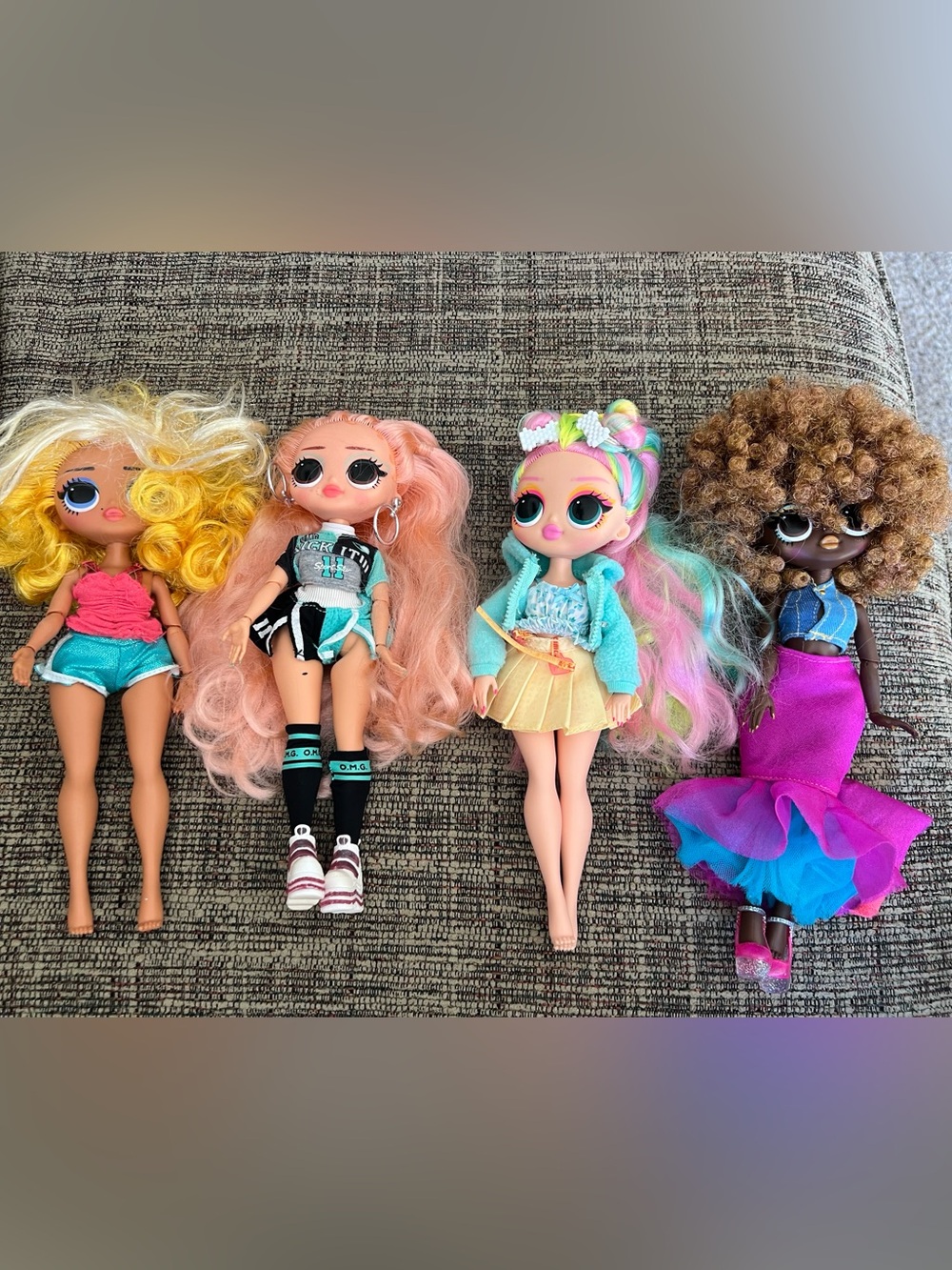 4 L.O.L. OMG Dolls